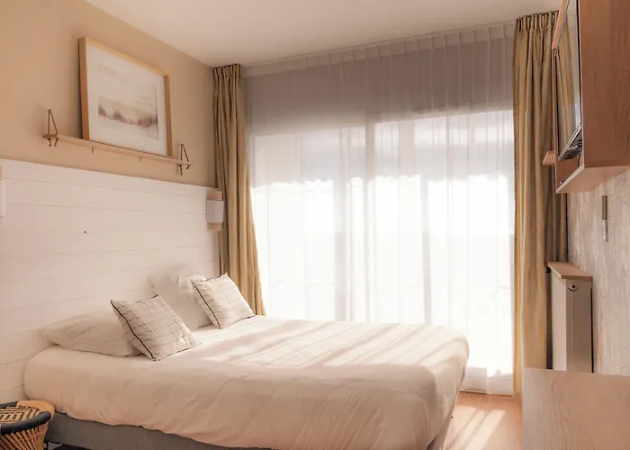 Le Rivage Vue Sur - Logis - Châtelaillon-plage 3* Châtelaillon-Plage